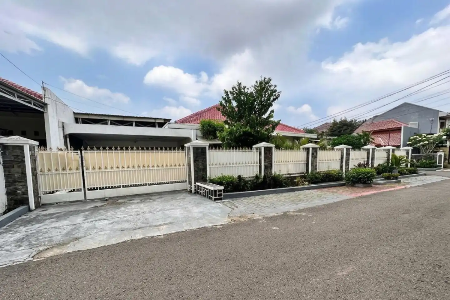 rumah hook dijual Jatiwaringin Jakarta Timur